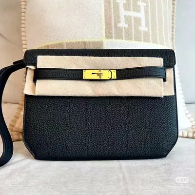 HERMES Cluch