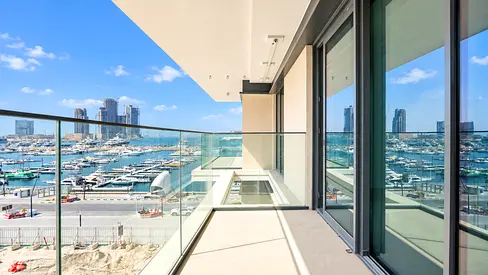 UNOBSTRUCTED FULL SEA AND MARINA VIEW | CLOSEST BUILDING TO WATER