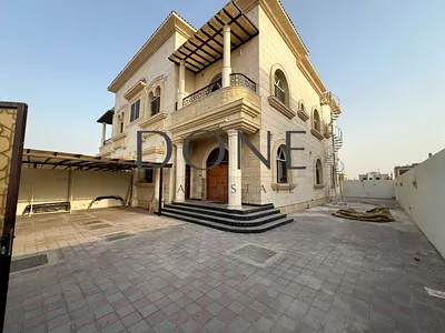 Spacious 5-Master Bedrooms With Majlis and 2 living areas + maid room