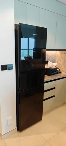 Hitachi Bottom-Freezer Refrigerator - Good Working Condition Black Glass 60cm