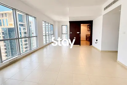 High Floor I Old Town View I Vacant