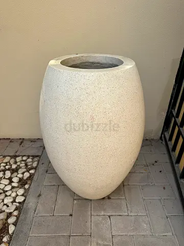 Flower pot marble look 76 cm high