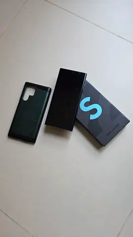 S22 ultra 256gb with cover