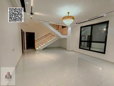 For sale: an upscale villa with 6 master bedrooms and a roof terrace.