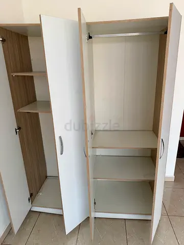 4 door Cabinet / pan emirates