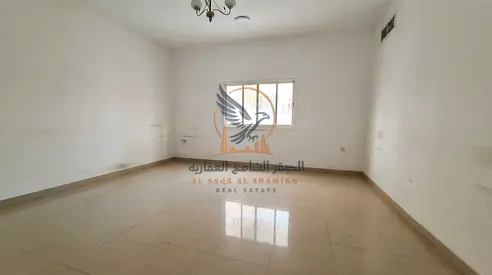 شقة غرفة وصالة للإيجار السنوي في شارع الملك فيصل – عجمان | قريبة من الخدمات