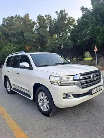 2016 Toyota Land Cruiser GXR GCC Specs Full Option