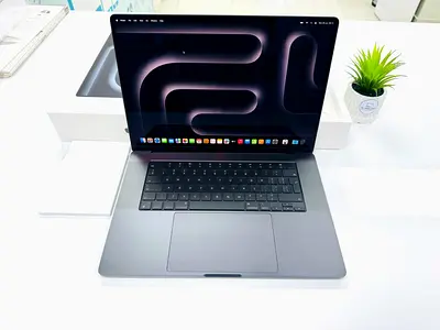 MacBook Pro 16” M4 Max | 48GB RAM | 1TB SSD