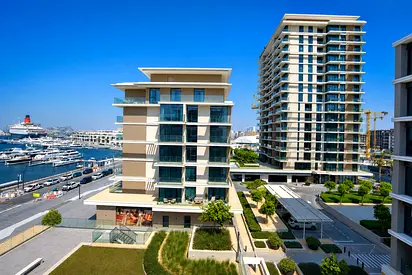 UNOBSTRUCTED FULL SEA & MARINA VIEW | VACANT