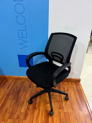 Black mesh office swivel chair with armrests — good condition x 13 pcs