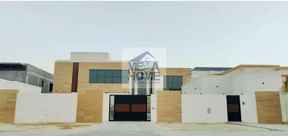 LuxurY Villa | High Finishing | Prime Location