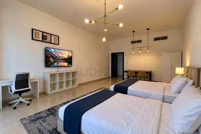 Huge Room for solo / couple / Dubai Marina