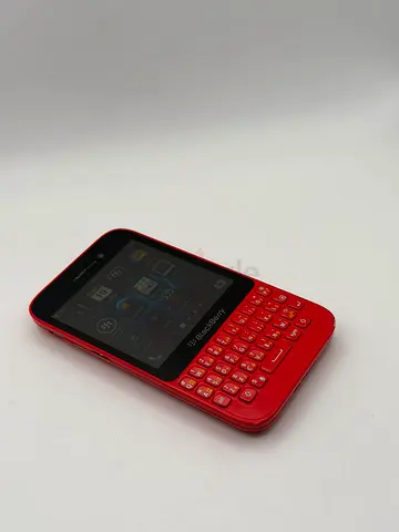 BlackBerry Q5 - Red
