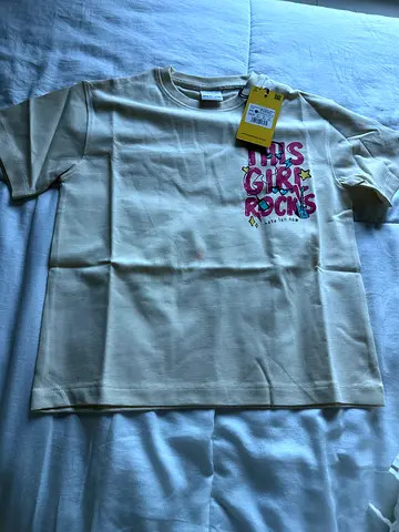 This Girl Rocks printed girls' T-shirt - size approx 143 cm for 6-7 yeara