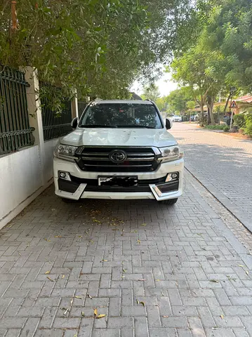 Toyota Land Cruiser 2019 VXR Grand Touring | GCC Specs | Full Option