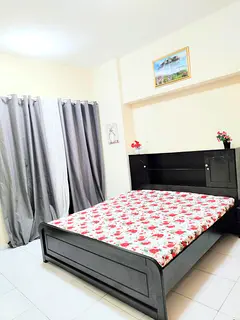 WELL FURNISHED MASTER BEDROOM WITH ATTACHED WASHROOM WITH ATTACHED BALCONY ALSO AVAILABLE FOR FAMILY