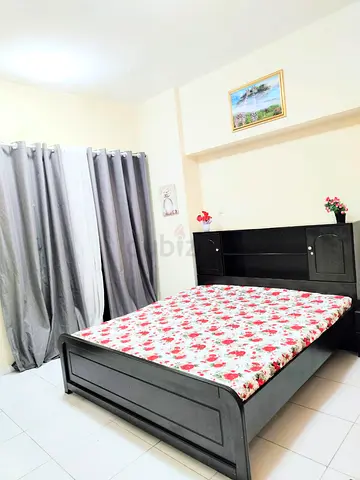 WELL FURNISHED MASTER BEDROOM WITH ATTACHED WASHROOM WITH ATTACHED BALCONY ALSO AVAILABLE FOR FAMILY