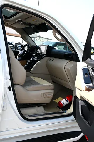 2025 Toyota LAND CRUISER — миниатюра 18