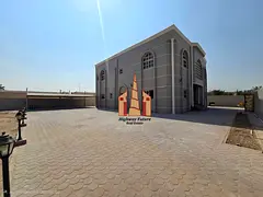 Like new 7 bedroom villa big garden yard parking 2 hall Majlis Maid room 2 kitchen 130k