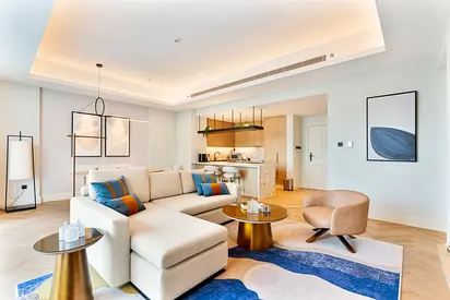 SOPHISTICATED URBAN LIVING| WORLD-CLASS LIFESTYLE | RESALE