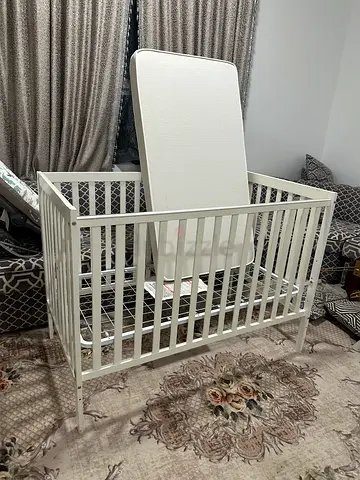 White Wooden Baby Cot / Crib with Mattress (Dismantled) – AED 80