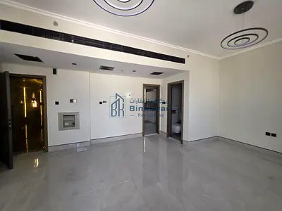 للبيع بنايه حديثه عمر اقل من سنه ثاني قطعهمن شارع الوحده