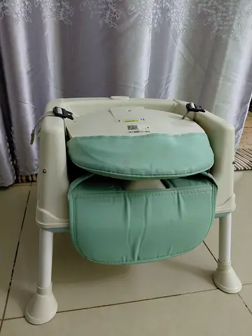 Baby feeding chair