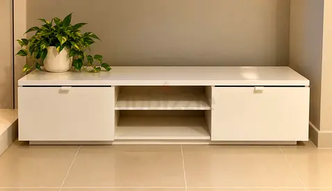 Low white TV unit / entertainment unit - modern, good condition