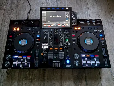 PIONEER XDJ RX3 DJ Controller