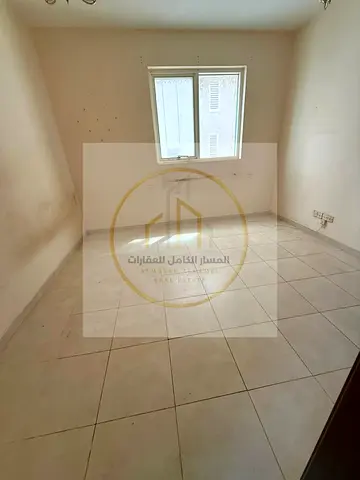🏡✨ للإيجار في القليعة – الشارقة | غرفة وصالة بسعر مميز ✨ إذا كنت تبحث عن شقة جميلة ومريحة في موقع مميز وبسعر مناسب، فهذه فرصة رائعة للسكن والاستقرار