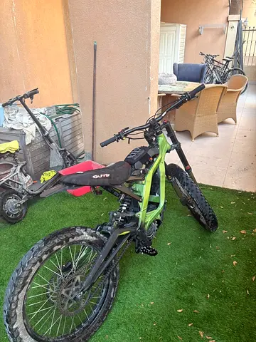 Perfect condition surron lbx for sale no issues under 5000km slightly negotiable