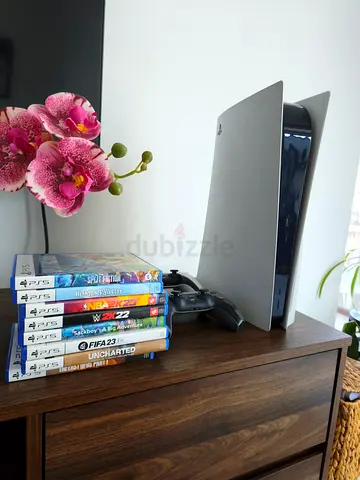 [WTS] PS5 Disc Edition + 2 Controllers | Excellent Condition | Dubai