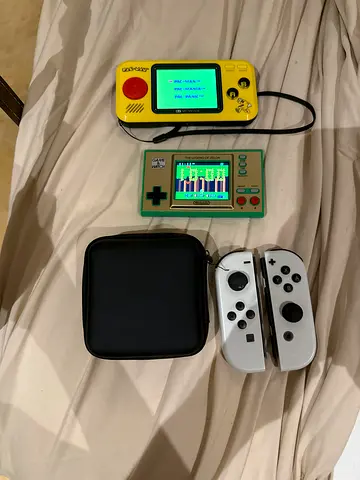 PacMan Handheld/GBASP case/Zelda game and watch and Working Nintendo Oled Joycons