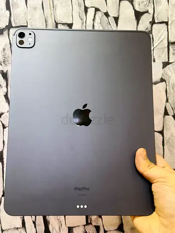 Ipad pro 13inch M4 (256GB) with warranty apple