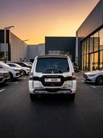 2017 Mitsubishi Pajero GLS GCC Specs
