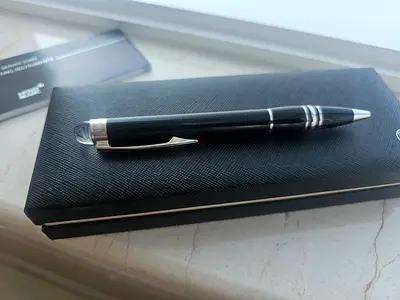 Montblanc StarWalker Ballpoint Pen in Black (with box)