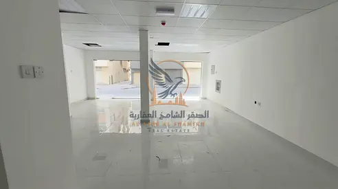 محل تجاري للإيجار في الصناعية 2 على شارع رئيسي