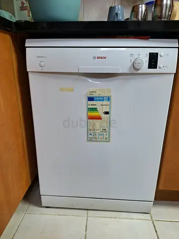 Bosch freestanding dishwasher - good condition ( available by 5-7th Nov)
