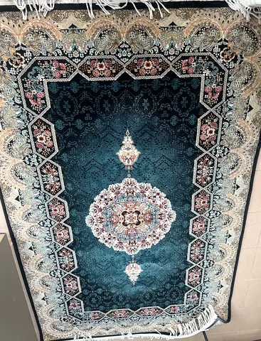 Persian Carpet for Sale – 150 × 225 cm – AED 100