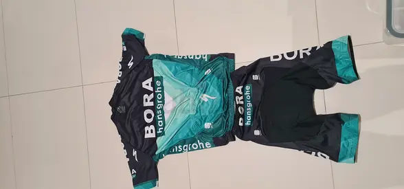 Sports biking/cycling kit for men size XL