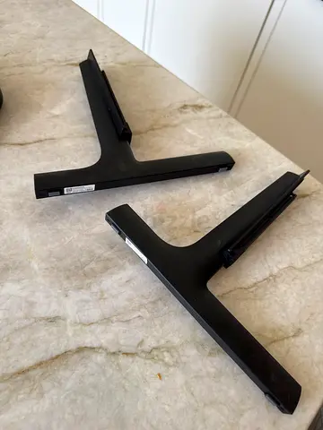 Samsung Frame 55 inch tv Pair of TV stand legs / feet (replacement) - good condition