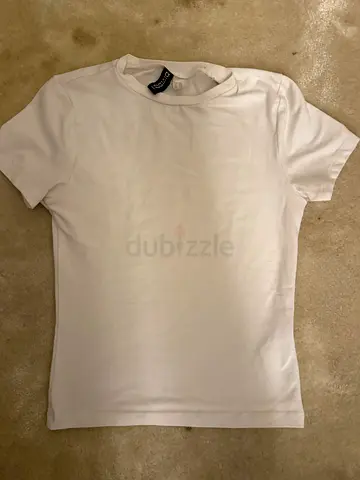 Plain white short-sleeve crew neck t-shirt - size xs