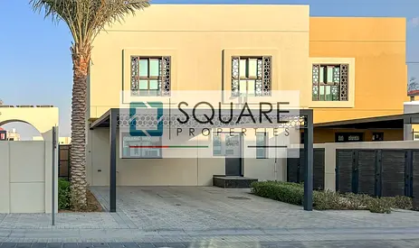 Modern 4-Bedroom Townhouse in Sustainable City– Stylish and Spacious Living