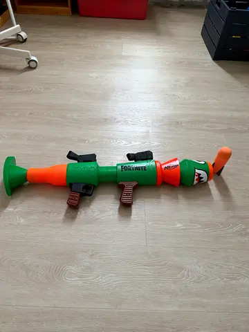 Nerf Fortnite style RPG7 - lightweight play rocket