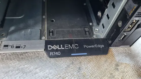 Dell R740, 8bay, dual Processor gold 6140, 32GB DDR4, 512gb dual SSD, IDRAC enterprise