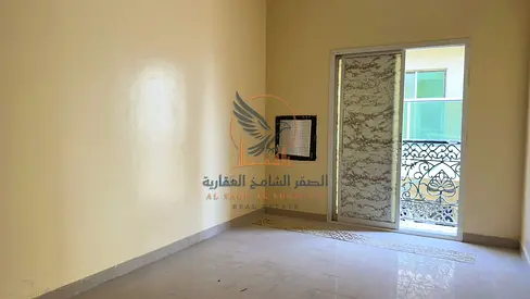شقة غرفتين وصالة للإيجار السنوي بحمامين وبلكونة وتشطيبات ممتازة ومساحة رحبة بموقع استراتيجي وحيوي وجاهزة تماما للسكن الفوري المريح