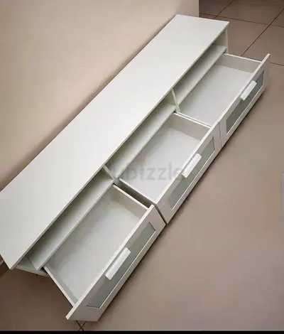 White TV console / media unit with 3 drawers - good condition