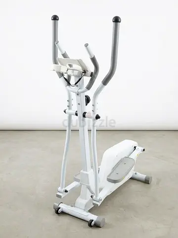 Compact Elliptical Cross Trainer – Perfect for Home Workouts