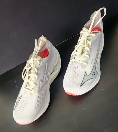White Mizuno Running Shoes - Lightweight, slightly Used