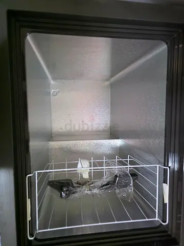 Compact single-door mini fridge - good working condition